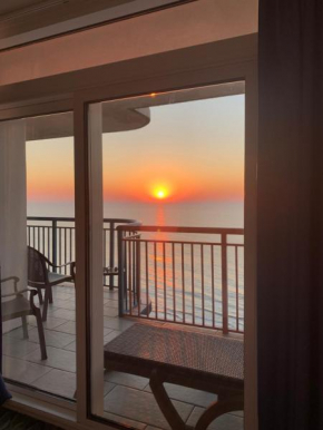 Paradise Resort, Unit 802, 4 Bedroom, 3 Bath, Direct Oceanfront